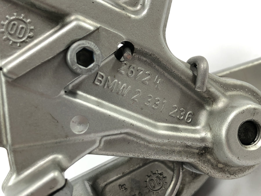 BMW R 1100 S R2S [2000] - Systém pravé stupačky řidiče s brzdovou pákou a držákem
