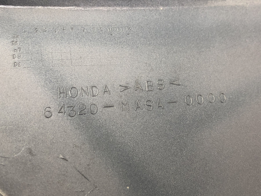 Honda CBR 900 RR Fireblade SC33 [2000] - Boční kapotáž přední střední pravá kapotáž údržby