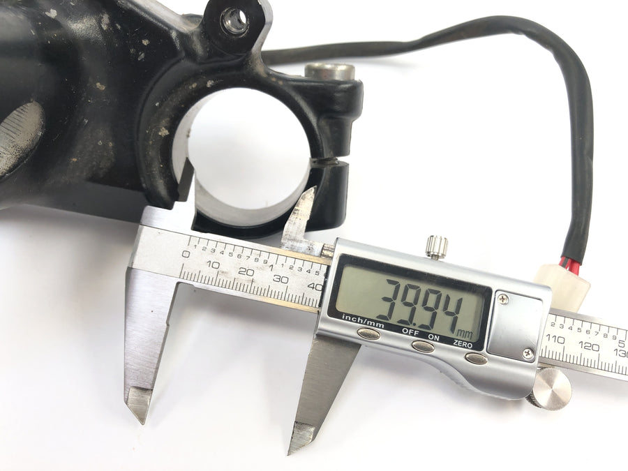 Honda CB 750 RC42 [1996] - Fork Bridge s zapalovacím zámkem a sadou klíčů