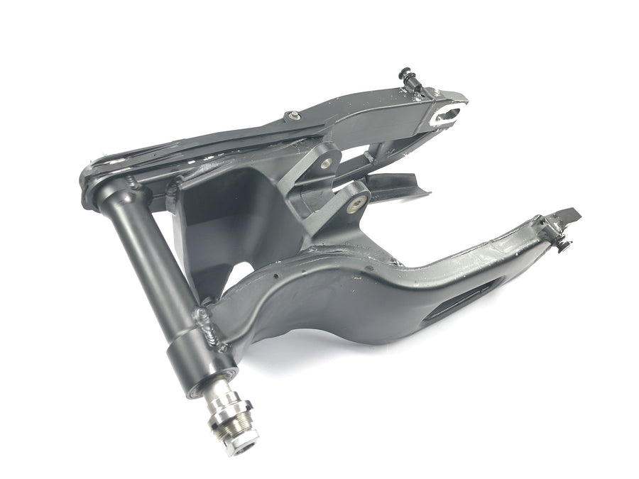 Honda CBR 1000 RR SC57 [2006] - Kyvné rameno zadního kola s kyvnou nápravou