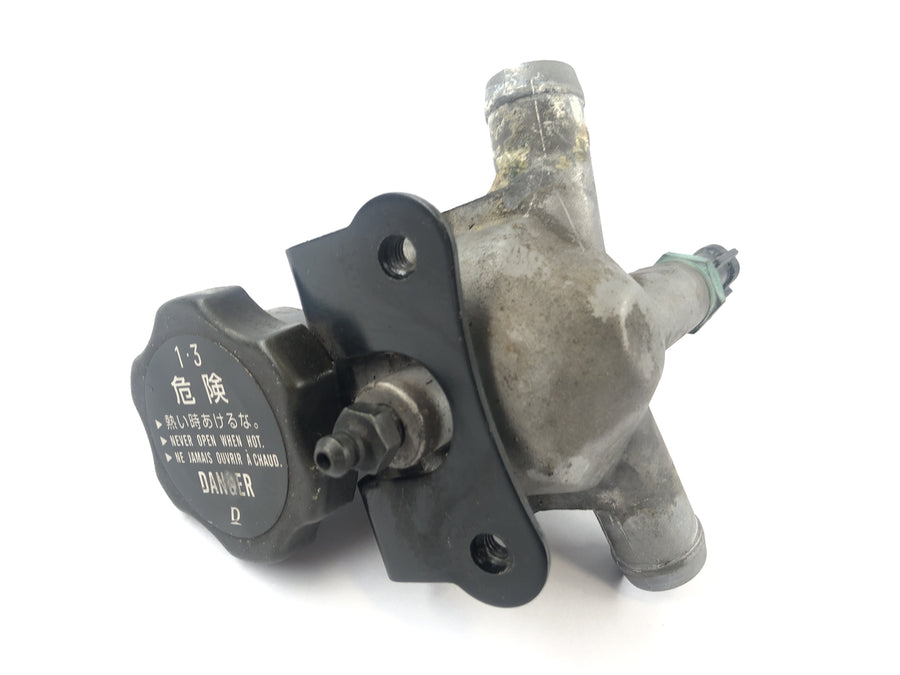 Kawasaki VN 1600 průměrný pruh VNT60B [2005] - zásuvka chladicí kapaliny s termostatem termostatu termostatu termostatu