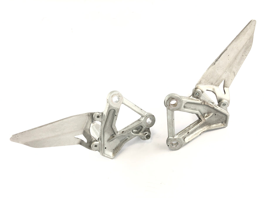 Ducati 1098 S H7 [2009] - Footrest řidiče vlevo a vpravo