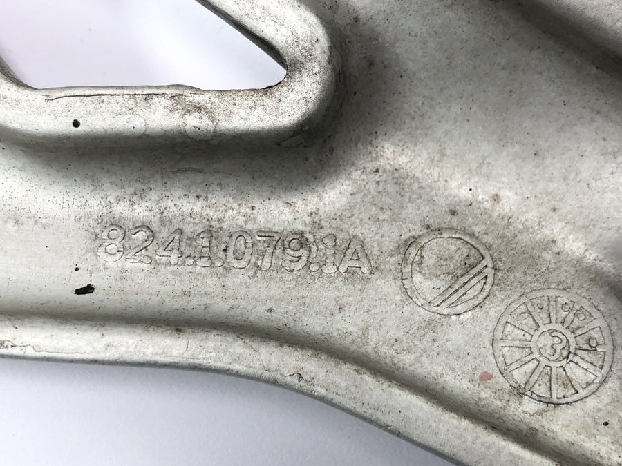 Ducati Multistrada 1000 DS [2003] - Stupačka pro nohy spolujezdce s držákem vpravo