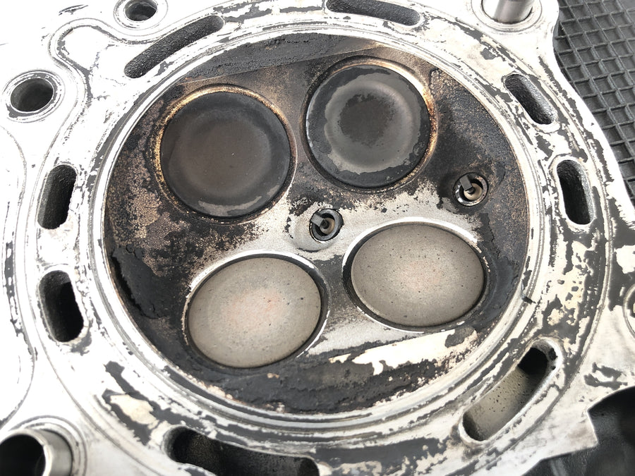 Suzuki VZ 1500 WVCU [2011] - hlava ventilu hlavy válců