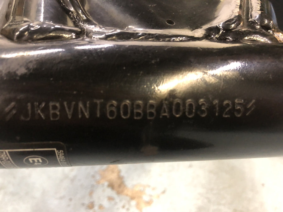 Kawasaki VN 1600 průměrný pruh VNT60B [2005] - rám s papíry