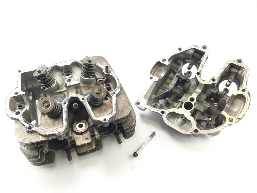 Honda SLR 650 RD09 [1997] - Valve víka hlavy hlavy válce