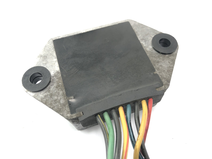 Kawasaki Z 1100 KZZ10A [1984] - Igniční modul zapalovacího modulu zapalovací jednotky IC IC IC igniter