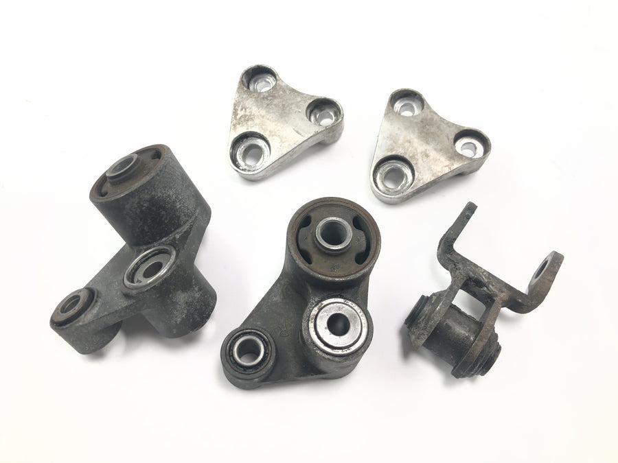 Yamaha XJR 1300 RP02 [1999] - Držák motoru držák motoru