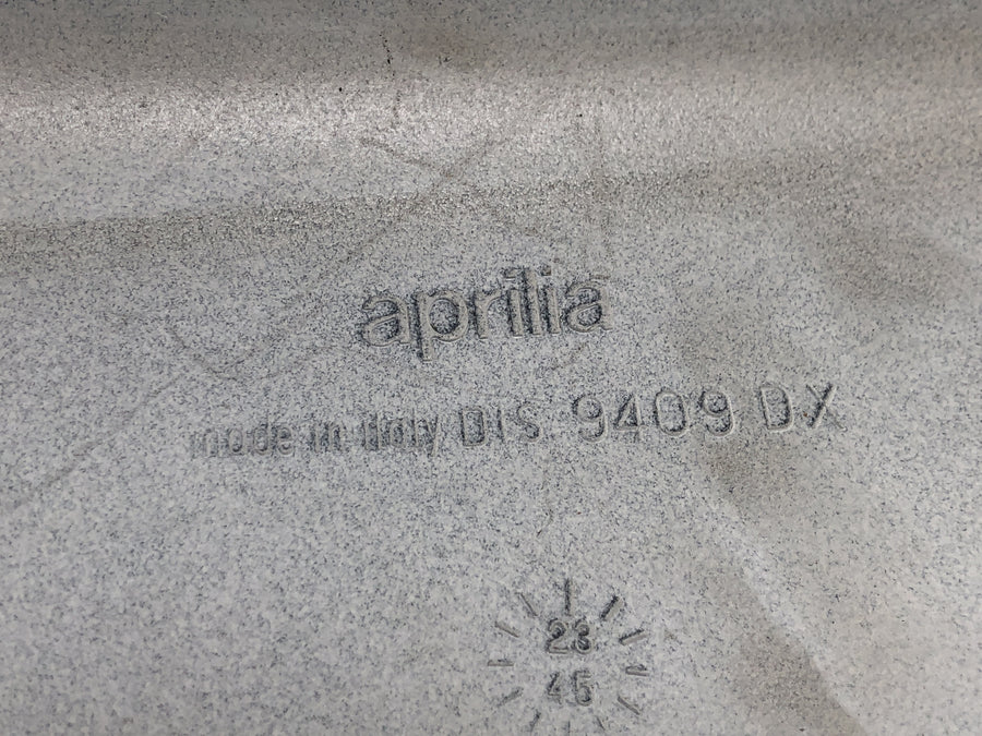 Aprilia RS 125 Extrema [1994] - Zadní kapotáž na pravé straně