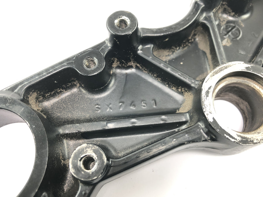 Suzuki GSX R 1100 GU74C [1987] - most horní vidlice, most hlavy řízení, přední svorka