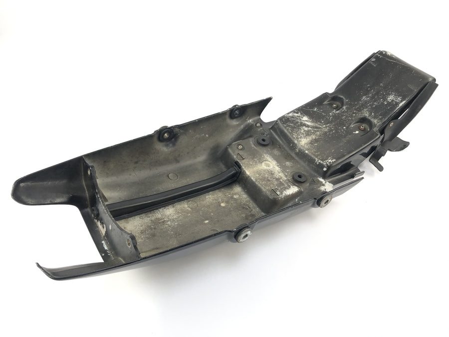 Honda NX 650 RD02 [1989] - Zadní pod pláštěm zpět uprostřed