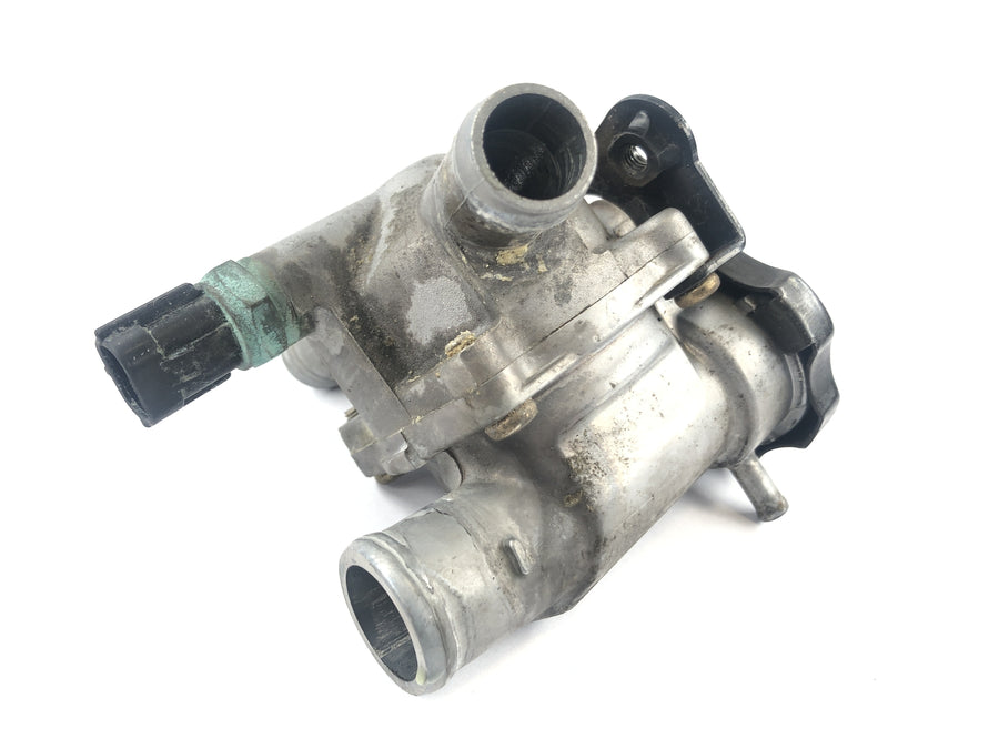 Kawasaki VN 1600 průměrný pruh VNT60B [2005] - zásuvka chladicí kapaliny s termostatem termostatu termostatu termostatu