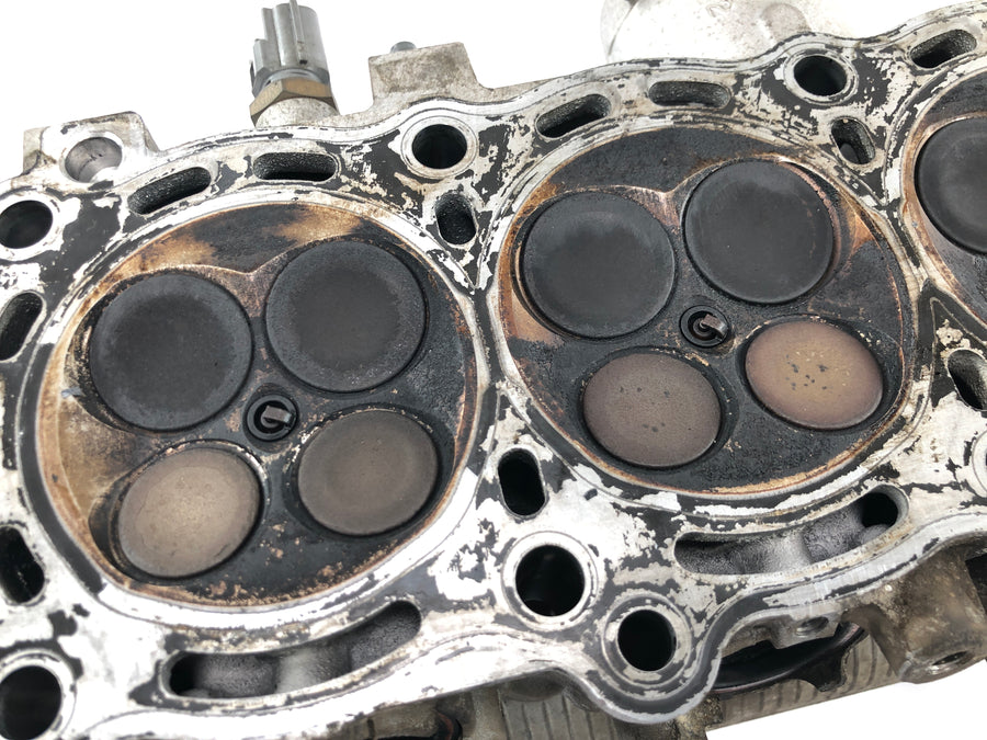 Suzuki GSX R 1000 WVBZ K3 [2003] - hlava válců motor hlava válců hlava ventilu