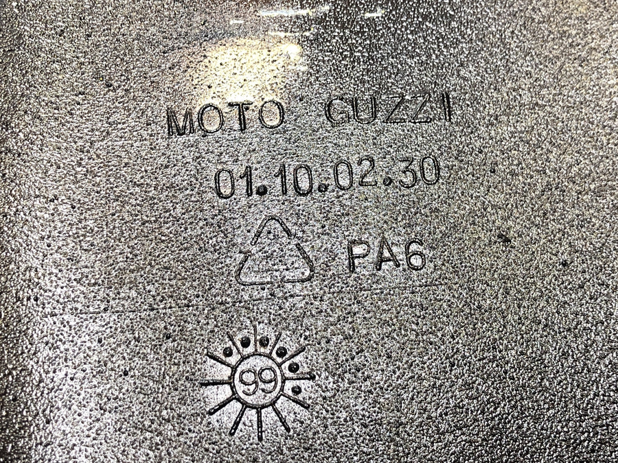 Moto Guzzi V11 Sport [1999] - Nádrž na benzín plastová nádrž