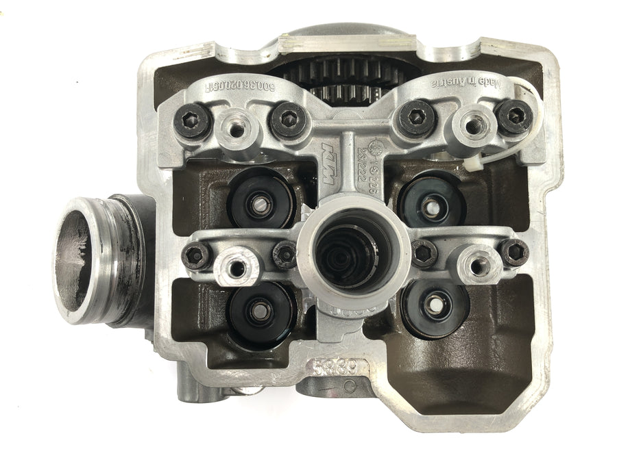 KTM 950 Adventure LC8 [2004] - hlava ventilu hlavy válců zadní