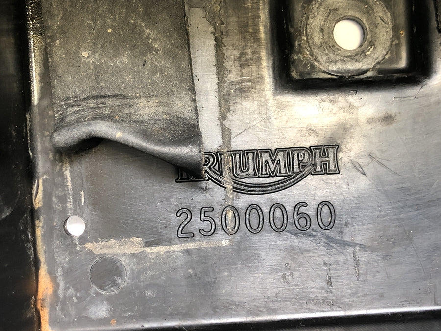 Triumph Daytona 900 T300D [1996] - Přihrádka na baterie držák baterie