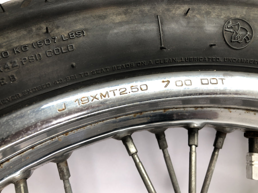 Yamaha XVS 650 Drag Star VM03 [2001] - ráfky předního kola mluvily s brzdovým kotoučem 19 palců