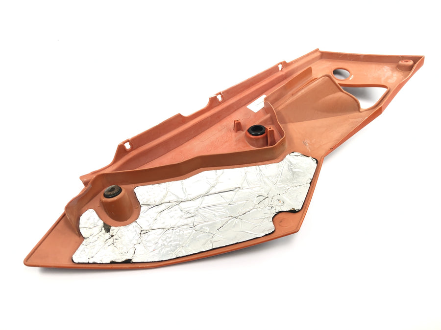 KTM 950 Adventure LC8 [2004] - Zadní panel levý boční panel boční krycí panel