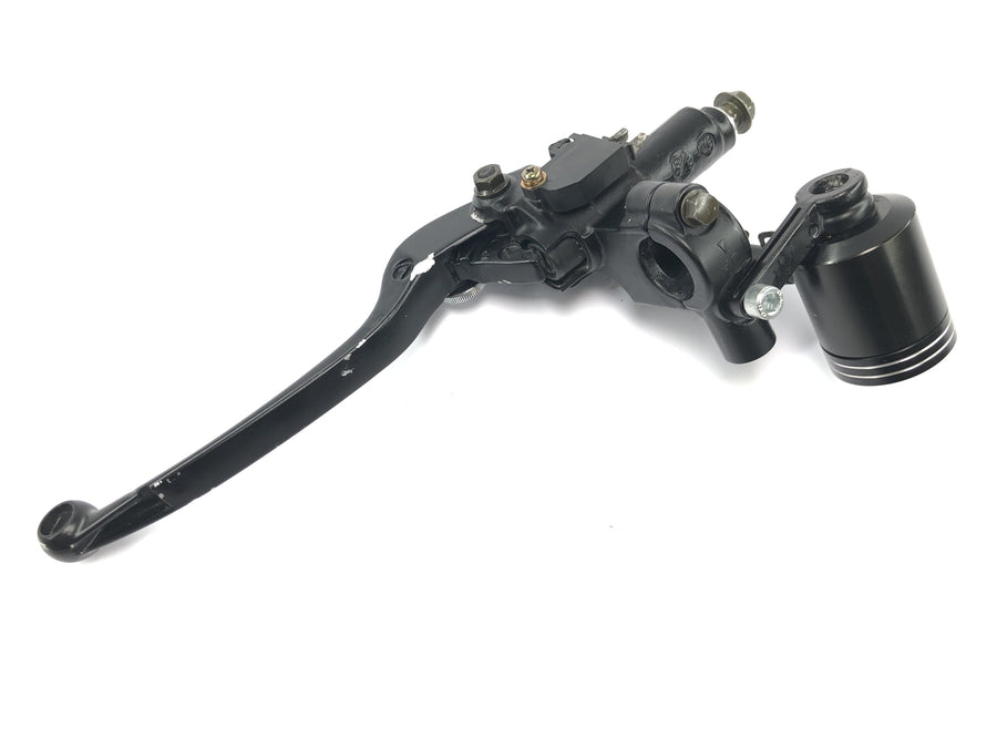 Yamaha MT07 RM04 [2014] - Pumpa přední brzdy Pumpa ruční brzdy s brzdovou pákou