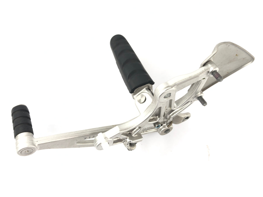 BMW R 1200 ST R1ST [2006] - Systém Systému Footrest's System's Footrest vpravo s brzdovým pedálem