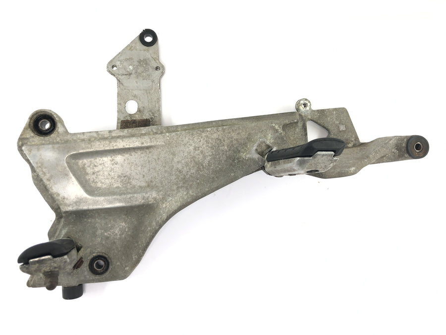 Honda ST 1100 SC26 Pan European [1990] - Nožní systém držák levé stupačky