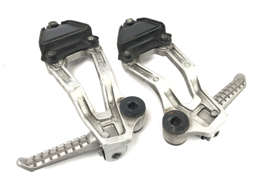 Kawasaki ZX -10 ZXT00B [1990] - Footrest Facility Socius Footrests vlevo a vpravo