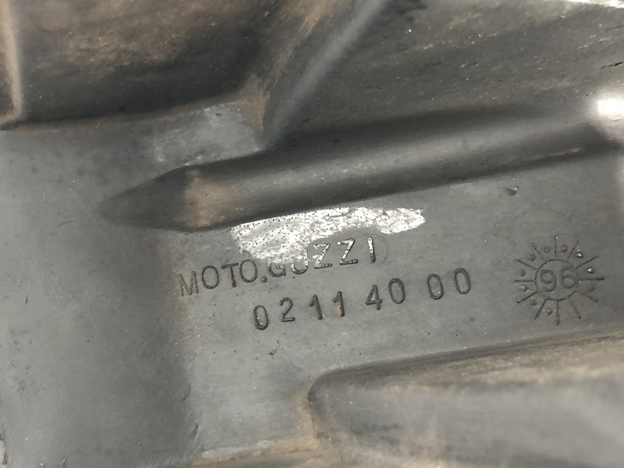 Moto Guzzi V10 Centauro [1998] - sací skříň vzduchového filtru