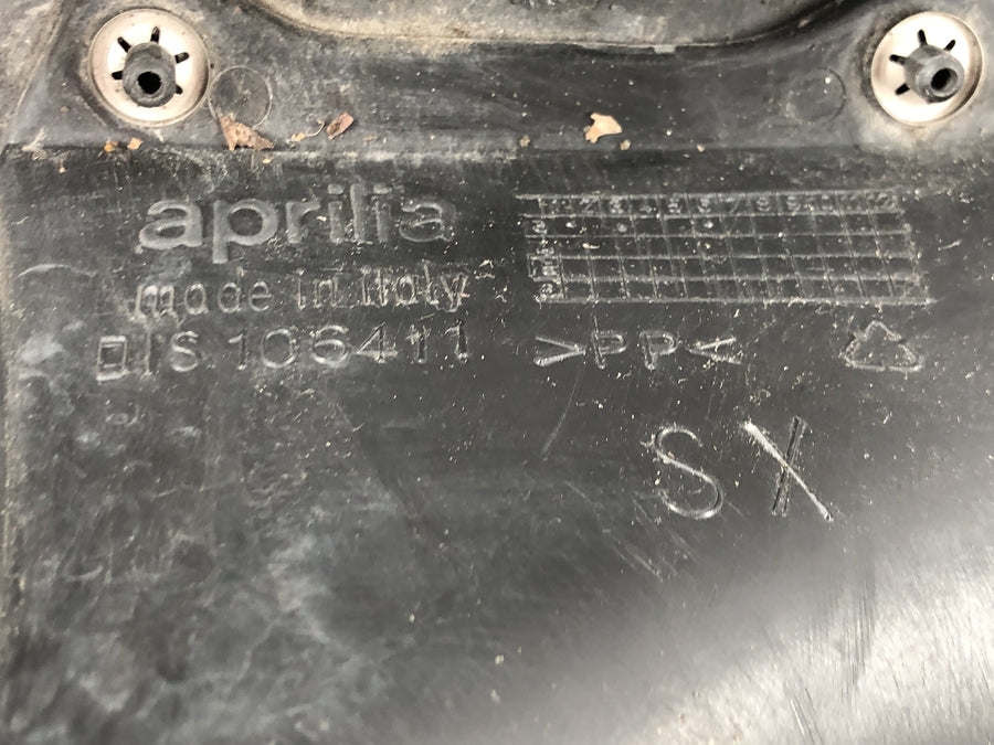 Aprilia RSV 1000 R [2004] - boční díl kapotáže vlevo
