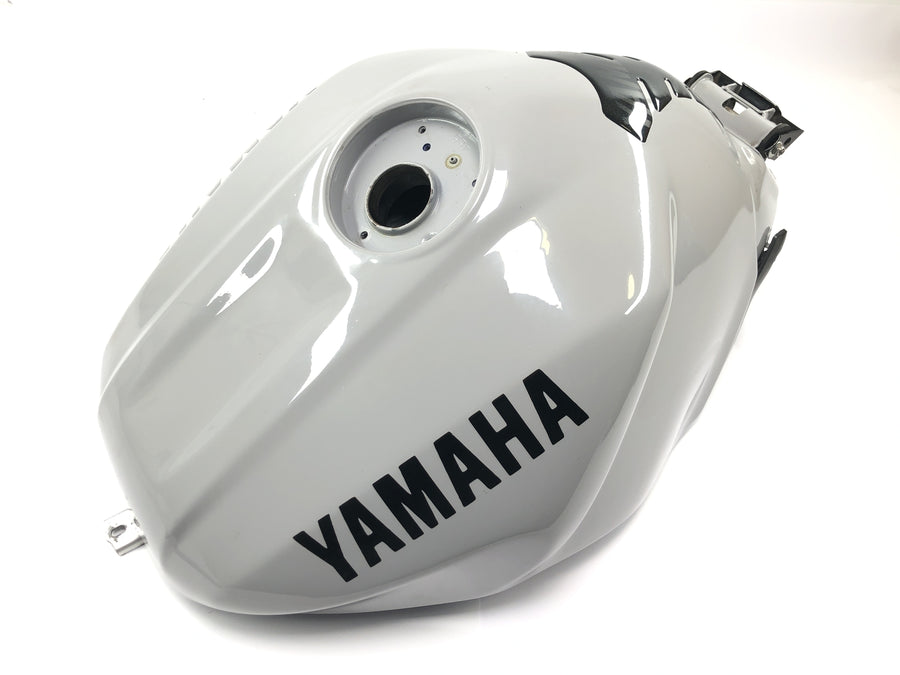 Yamaha YZF R1 RN04 [2001] - Palivová nádrž benzínová nádrž