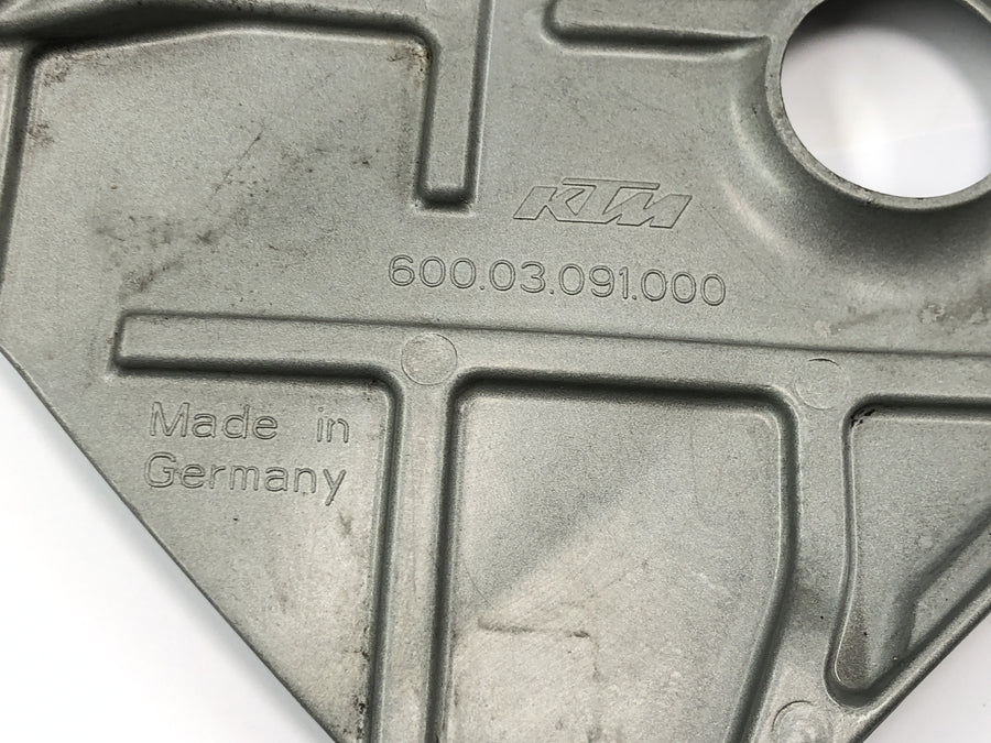 KTM 950 Adventure LC8 [2004] - Ochrana motoru proti podjetí, blatník na plech motoru