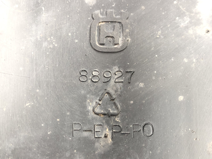 Husqvarna TE 610 H6 8AE [TE 570 H7] - Zadní blatník s držákem SPZ a osvětlením