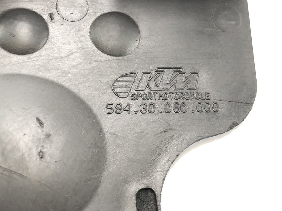 KTM 640 LC4 Prestige [2005] - kryt řetězového kola plast