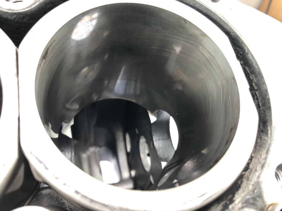 Triumph Street Triple R 675 D67LD [2010] - Motor Houses with Running Sockets and Pistons
