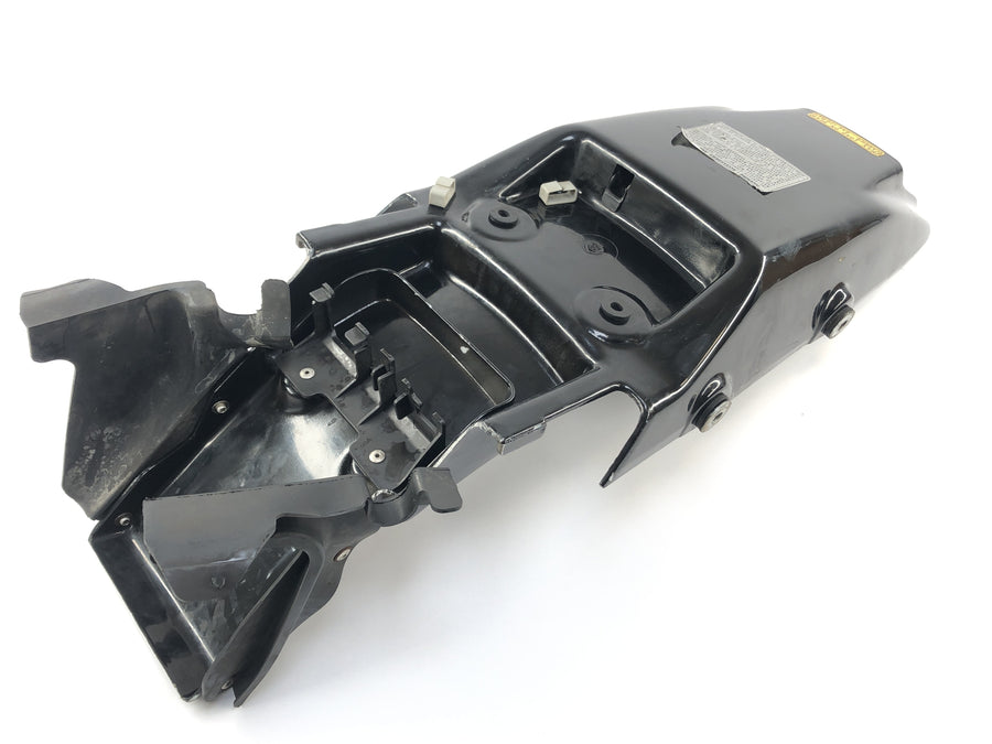 Honda NX 650 RD02 [1989] - Zadní pod pláštěm zpět uprostřed