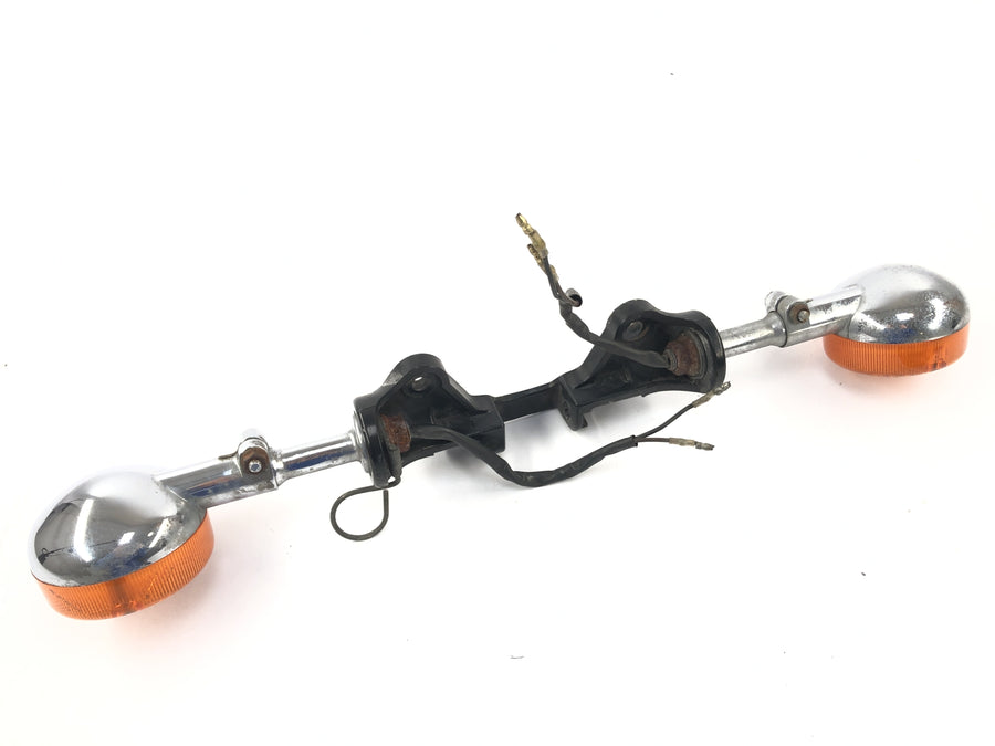 Yamaha XV 750 5G5 [1982] - TORN SIGNÁLNÍ S BRACKET na přední straně