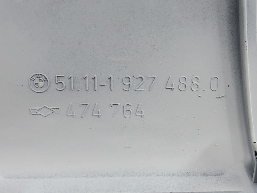 BMW E28 - Kryt tažného oka předního nárazníku