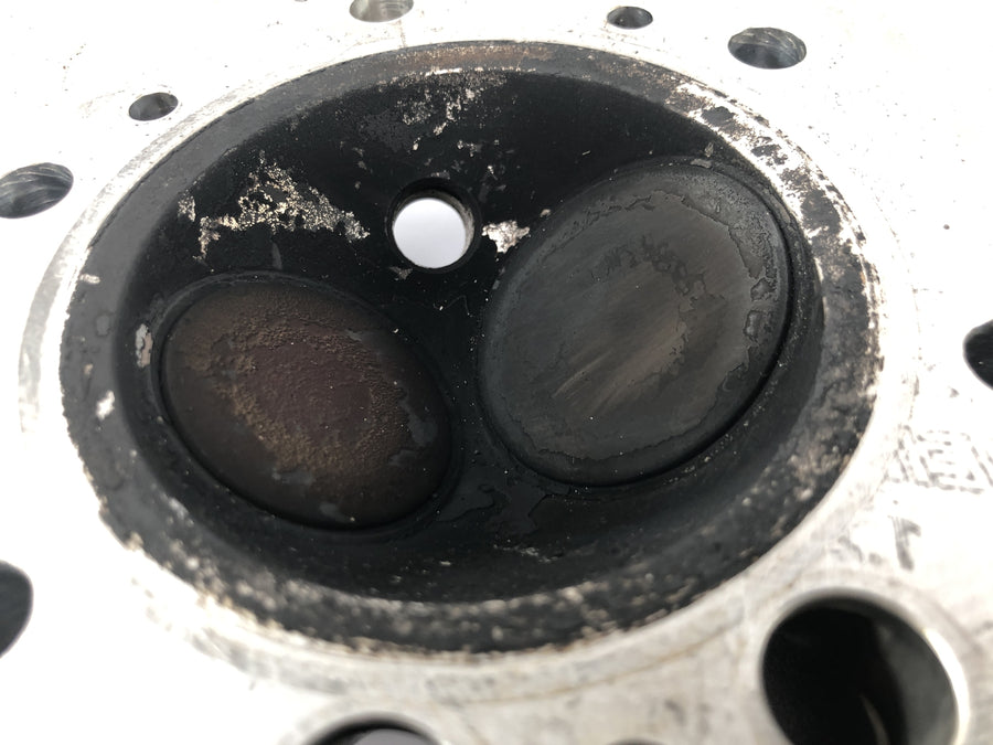 Moto Guzzi V11 Sport [1999] - hlava ventilu hlavy válců levá