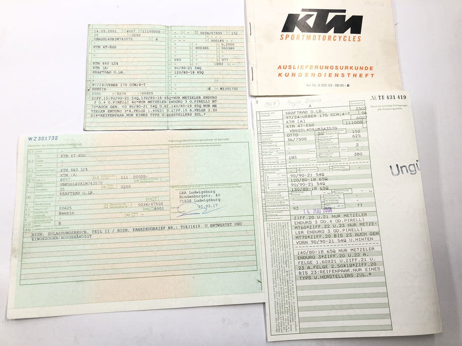 KTM 640 Adventure LC4 [2001] - rám s papíry