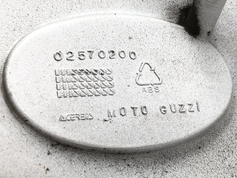 Moto Guzzi V10 Centauro [1998] - Pravá boční kapotáž stříbrná