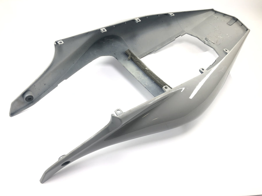Yamaha YZF R1 RN04 [2001] - Kapota potahu sedla zadní kapotáže