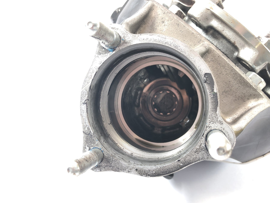 Suzuki VZ 1500 WVCU [2011] - kardanový koncový pohon náboj zadního kola náboj kola zadní pohonná jednotka