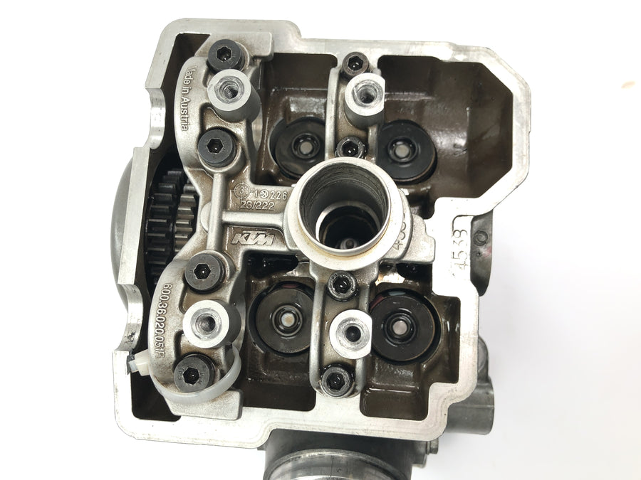 KTM 950 Adventure LC8 [2004] - ovládání ventilů hlavy válců zadní