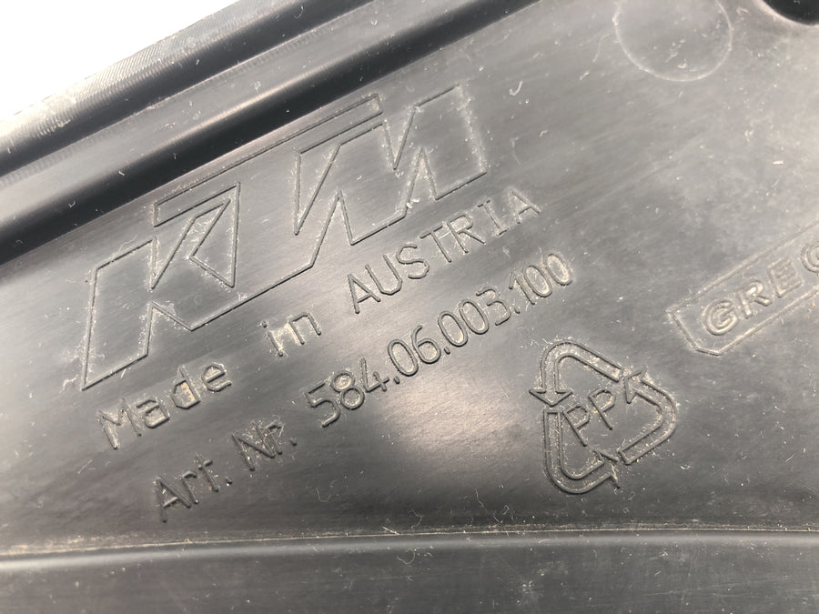 KTM 640 Adventure LC4 [2001] - Boční kryt kapotáže vlevo