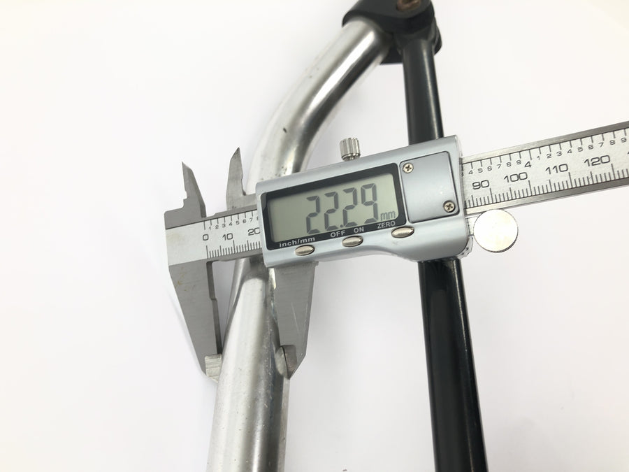 Yamaha TT 600 E 4GV [1995] - Ocelová příčka řídítek s příčnou vzpěrou 22 mm