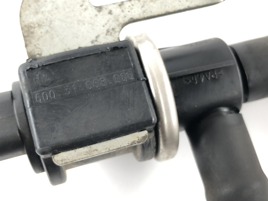 KTM LC4 640 EGS [2004] - Sekundární vzduch magnetického ventilu