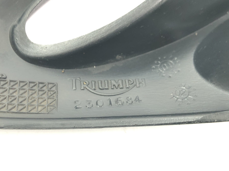 Triumph Tiger 955i 709EN [2003] - Držák blinkru přední kapotáž boční kryt