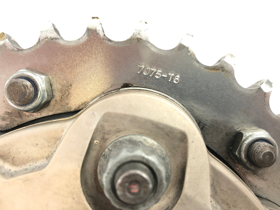 Ducati 1098 S H7 [2009] - Řetězové kolo s nosičem řetězu
