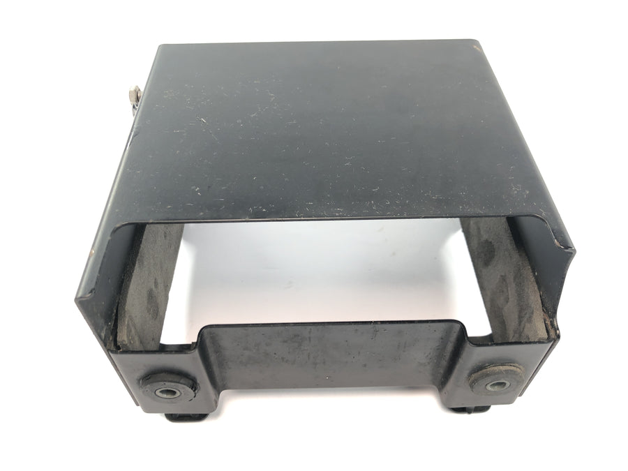 Suzuki Intruder VL 1500 AL [2000] - Bateriový box nosič baterie držák baterie