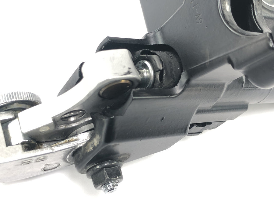 Suzuki GSF 1250 SA Bandit WVCH [2007] - Osazení spojkové pumpy do řídítek levé páčky spojky
