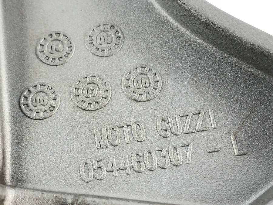 Moto Guzzi Norge 1200 [2006] - Deska Footrest vlevo